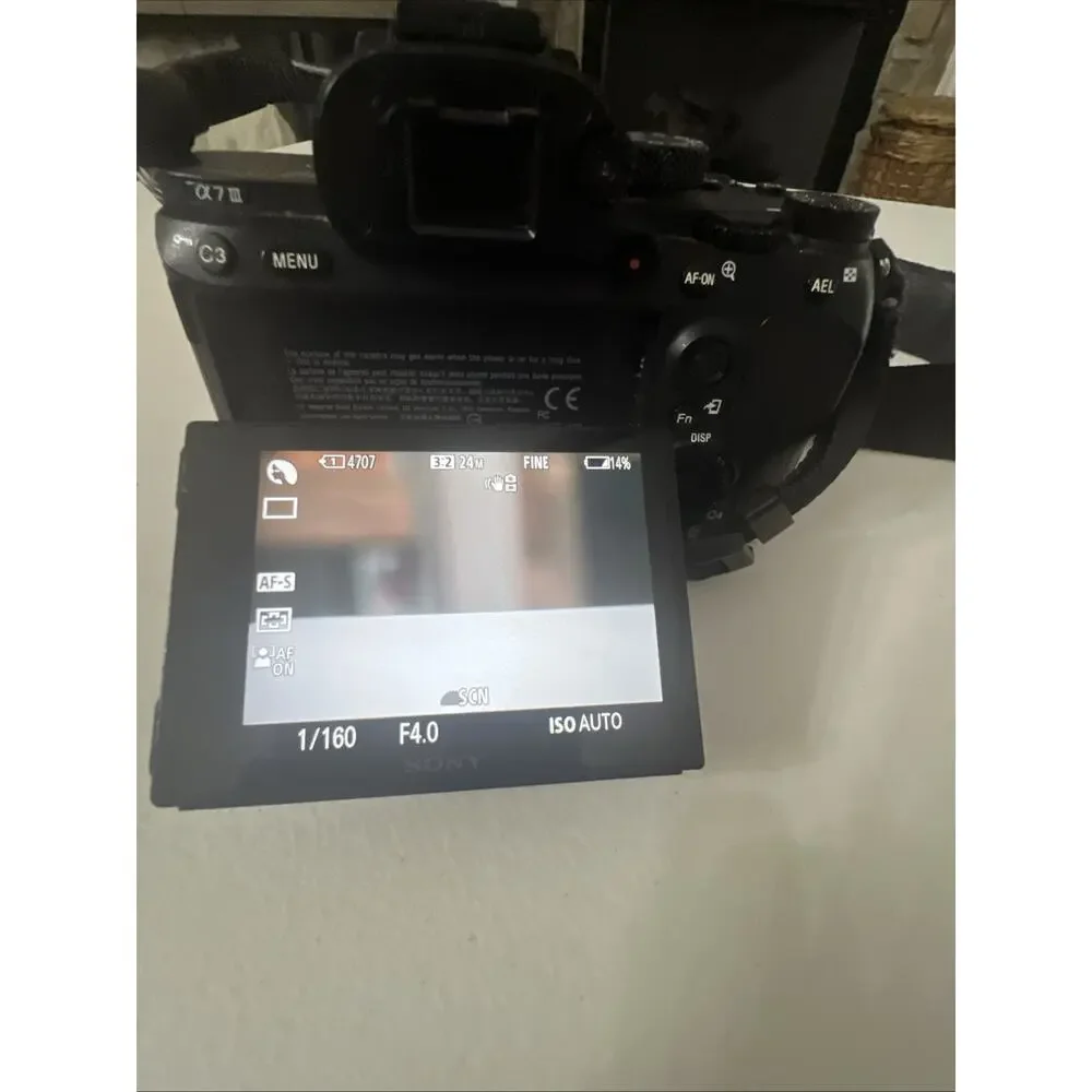 Sony Alpha a7 III 24.2MP Mirrorless Camera Zeiss FE 1.8/55mm Lens ILC-7M3